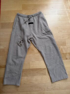Essentials Men’s Light Gray Drawstring Sweatpants
